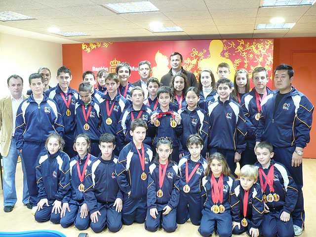 El director general de Deportes recibe a la selección regional de Taekwondo de las categorías cadete e infantil - 1, Foto 1