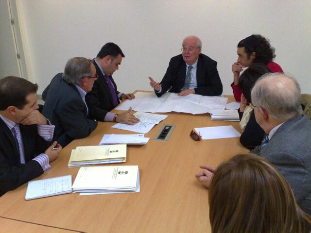 ADIF se compromete a estudiar el proyecto de la Estación Intermodal de Mercancías de gestión mixta, Foto 2