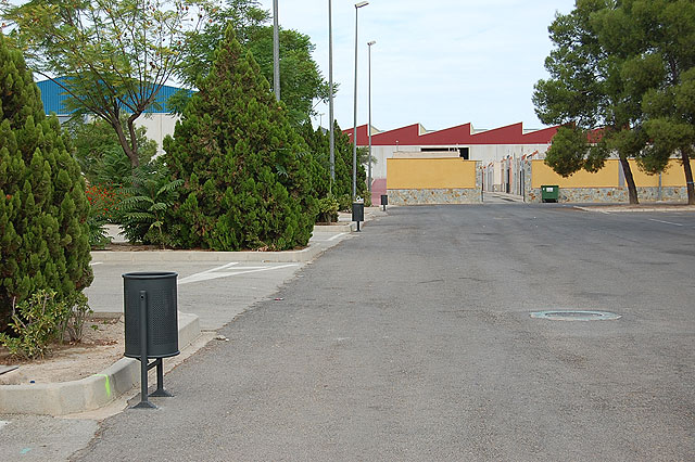 Ochenta nuevas papeleras hacen del municipio un lugar más limpio - 2, Foto 2