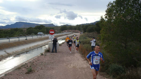 Raul Cifuentes y Lisa Woods encabezan el IV circuito de carreras - 2