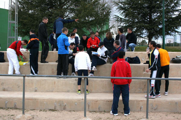 Raul Cifuentes y Lisa Woods encabezan el IV circuito de carreras - 10