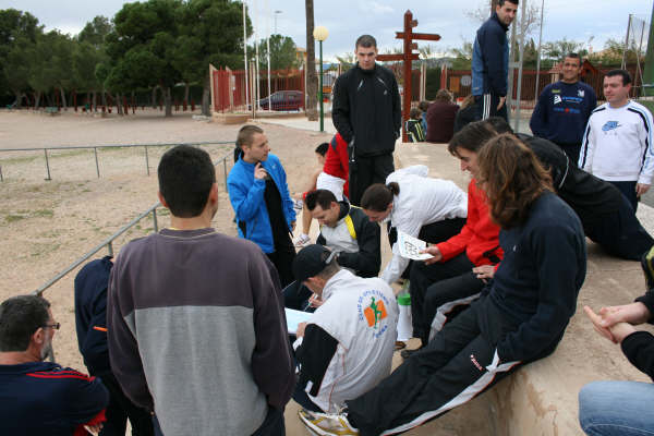 Raul Cifuentes y Lisa Woods encabezan el IV circuito de carreras - 9