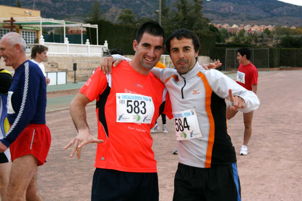 Raul Cifuentes y Lisa Woods encabezan el IV circuito de carreras - 15