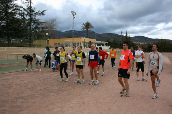 Raul Cifuentes y Lisa Woods encabezan el IV circuito de carreras - 16
