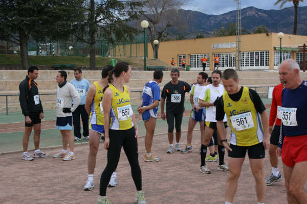 Raul Cifuentes y Lisa Woods encabezan el IV circuito de carreras - 17