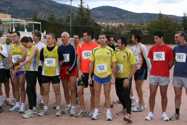 Raul Cifuentes y Lisa Woods encabezan el IV circuito de carreras - 19
