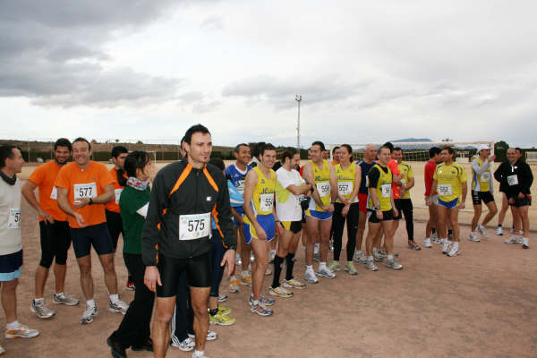 Raul Cifuentes y Lisa Woods encabezan el IV circuito de carreras - 22