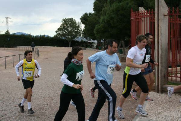 Raul Cifuentes y Lisa Woods encabezan el IV circuito de carreras - 23