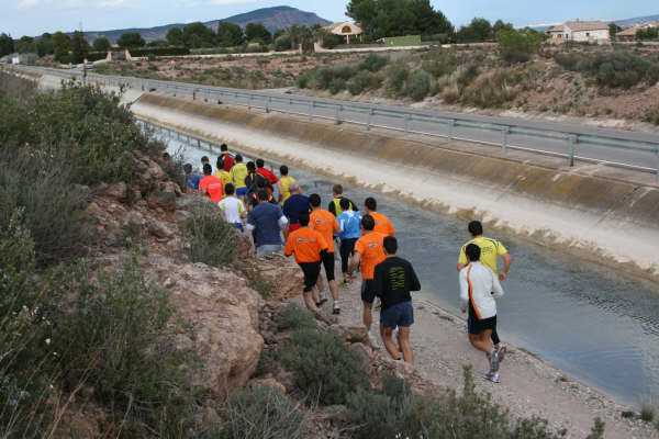 Raul Cifuentes y Lisa Woods encabezan el IV circuito de carreras - 30