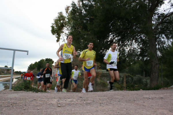 Raul Cifuentes y Lisa Woods encabezan el IV circuito de carreras - 31