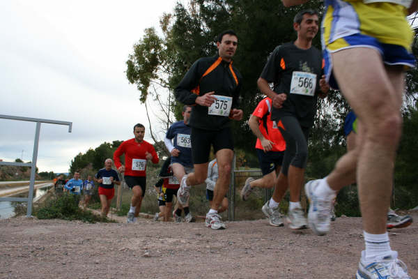 Raul Cifuentes y Lisa Woods encabezan el IV circuito de carreras - 32
