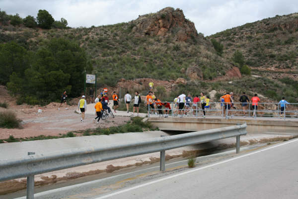Raul Cifuentes y Lisa Woods encabezan el IV circuito de carreras - 41