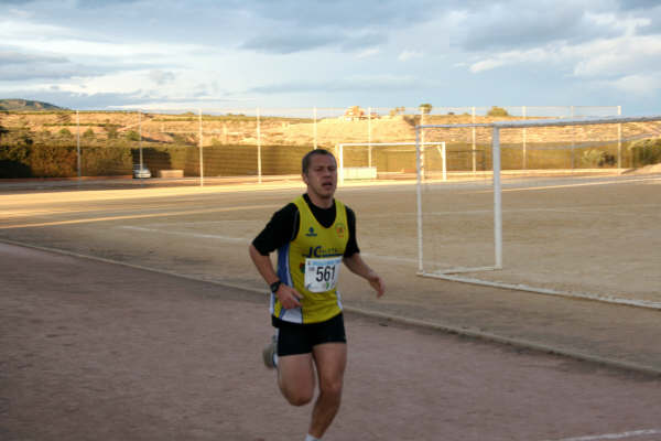Raul Cifuentes y Lisa Woods encabezan el IV circuito de carreras - 50