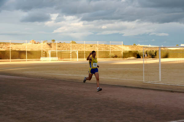 Raul Cifuentes y Lisa Woods encabezan el IV circuito de carreras - 45