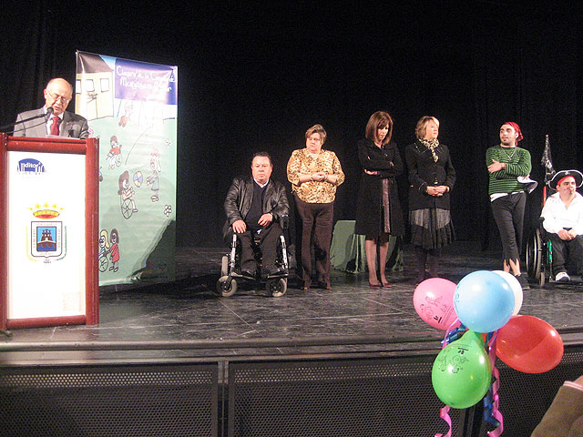 Más de 300 escolares asistieron a la Clausura de la Campaña de Mentalización de FAMDIF - 1, Foto 1