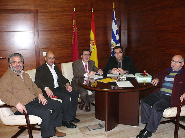 La Cofradía del Nazareno y Ferrovial firman un convenio para la terminación de la capilla de esta hermandad - 1, Foto 1