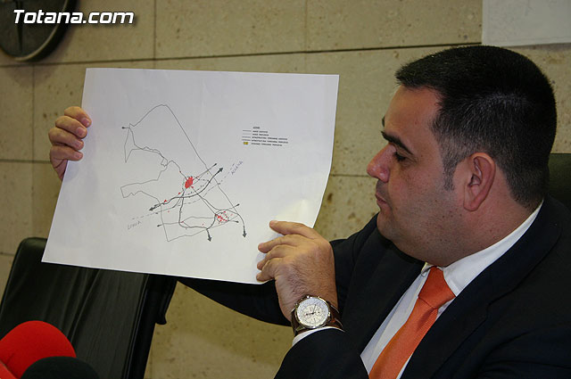 El alcalde anuncia la realización de un estudio técnico exhaustivo del trazado del AVE propuesto por ADIF, Foto 1