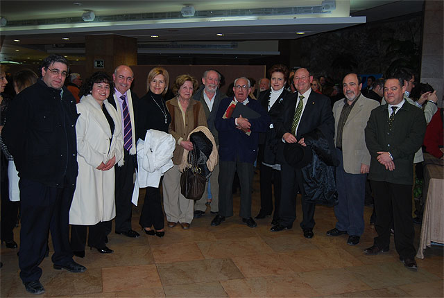 El escritor alhameño Lorenzo Andreo recibe un homenaje junto a otros tres ganadores del Premio guilas de novela, Foto 3