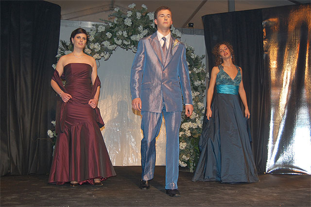 Miles de personas acudieron al 6º Salón Comercial Expoboda celebrado el pasado fin de semana en Jumilla - 1, Foto 1