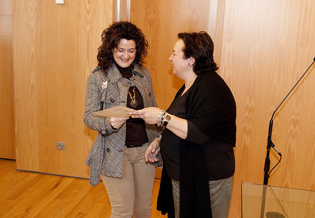 Medio centenar de mujeres reciben sus diplomas de cursos de informática y contabilidad - 3, Foto 3