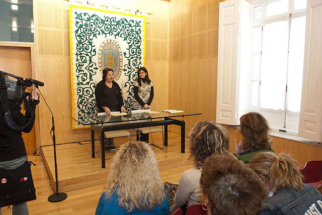 Medio centenar de mujeres reciben sus diplomas de cursos de informática y contabilidad - 4, Foto 4