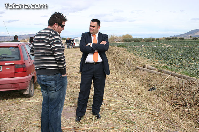 La Confederacin Hidrogrfica del Segura limpia y adecua la mota del ro Guadalentn - 5