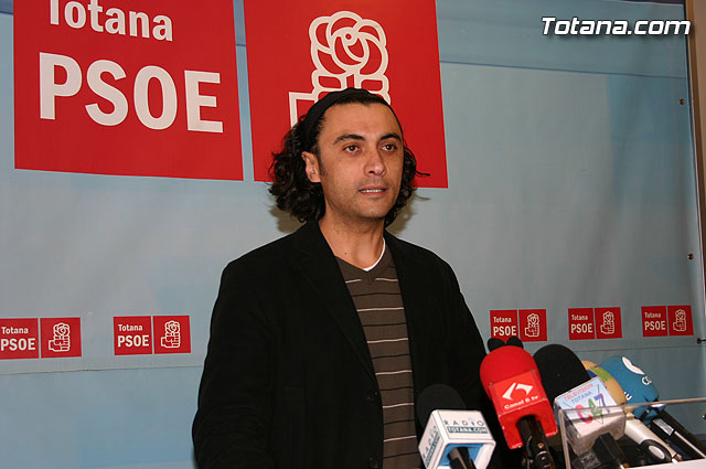 Martínez Usero: “proponemos medidas que pueden ahorrar más de 1 millón de euros en gastos propios del ayuntamiento”, Foto 1