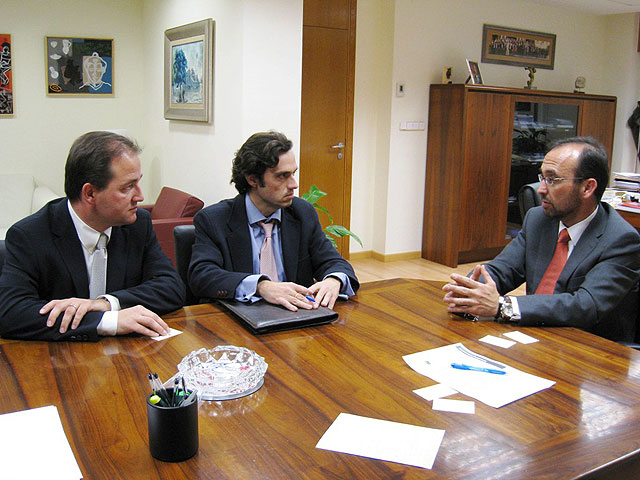 Sabic confirma a los consejeros de Empresa y Empleo que mantendrán su producción en Cartagena - 1, Foto 1