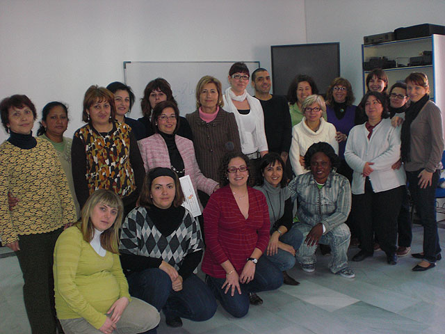 Se clausura el Curso “Gerontologa” con la correspondiente entrega de diplomas, Foto 1