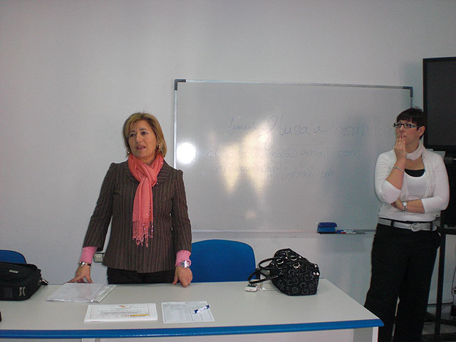 Se clausura el Curso “Gerontologa” con la correspondiente entrega de diplomas, Foto 3