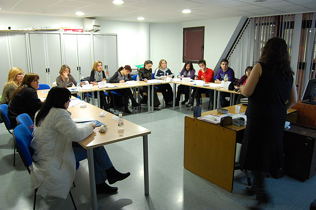El curso de auxiliar de enfermería para rehabilitación de Radio Ecca Fundación, en marcha - 1, Foto 1
