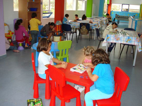 Más de un centenar de niños, niñas y jóvenes de los diferentes barrios se benefician de la reapertura de las cuatro edutecas, Foto 1