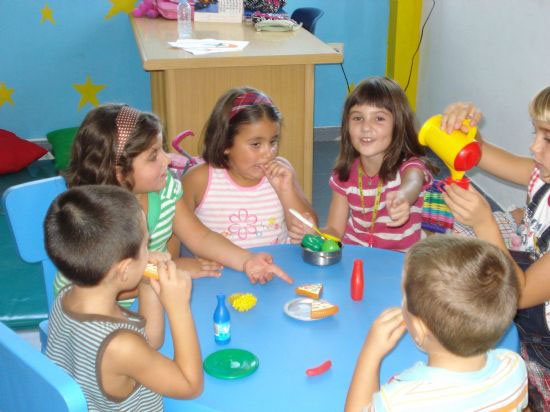 Más de un centenar de niños, niñas y jóvenes de los diferentes barrios se benefician de la reapertura de las cuatro edutecas, Foto 2