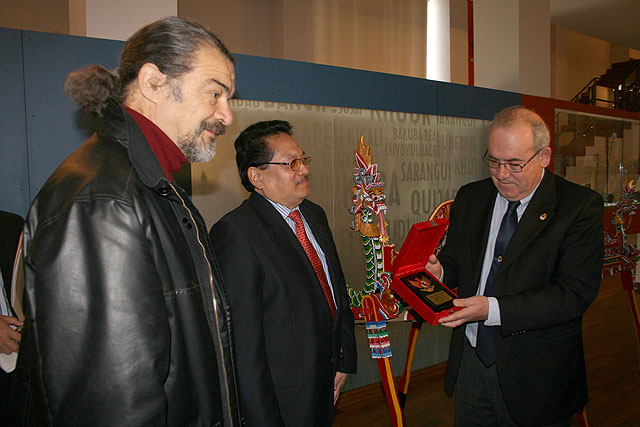 El embajador de Indonesia dona al Museo de la Música una orquesta Jegog formada por más de treinta instrumentos - 2, Foto 2
