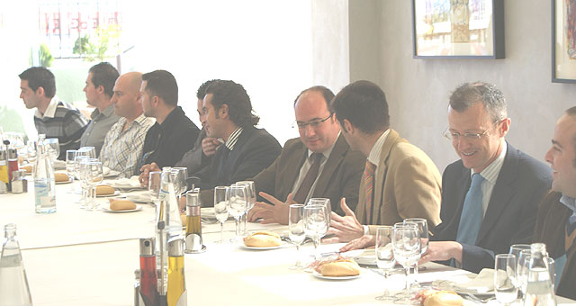 El Alcalde de Puerto Lumbreras se reúne con los Jóvenes Empresarios para analizar las iniciativas que favorecen el desarrollo empresarial - 2, Foto 2