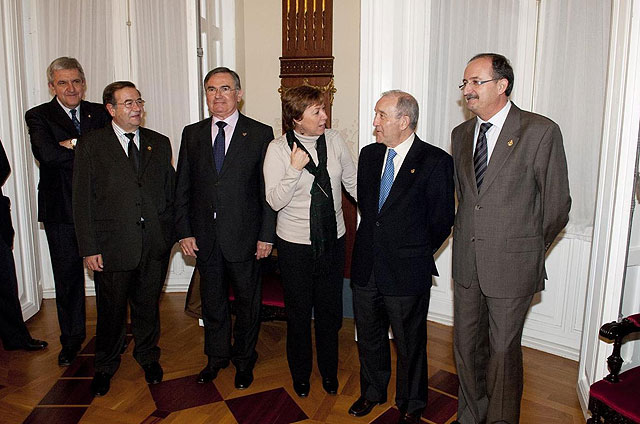 La alcaldesa ser la primera mujer que pregone las procesiones de Semana Santa - 1
