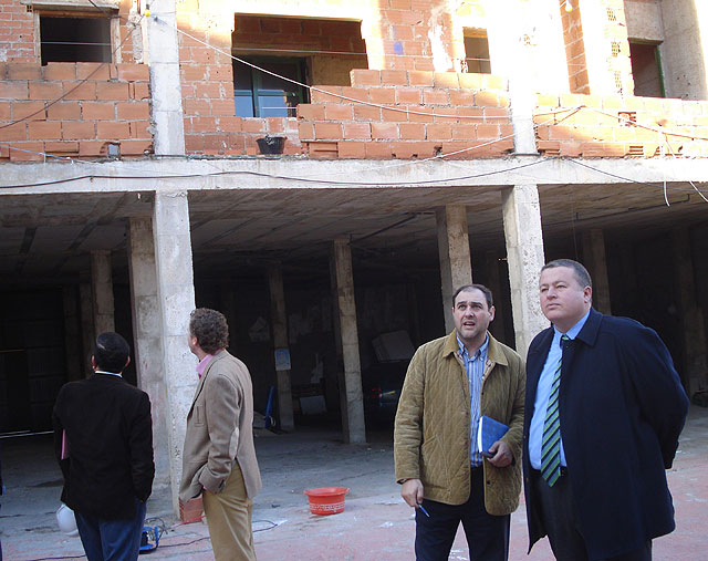 El alcalde visita las obras de rehabilitación de la Casa Cuartel de la Guardia Civil - 1, Foto 1