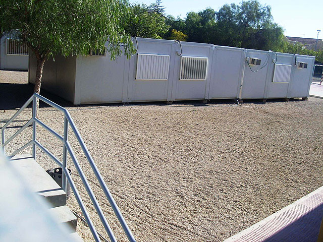 Denuncian que 125 niños de Infantil están dando clases en aulas prefabricadas, Foto 1