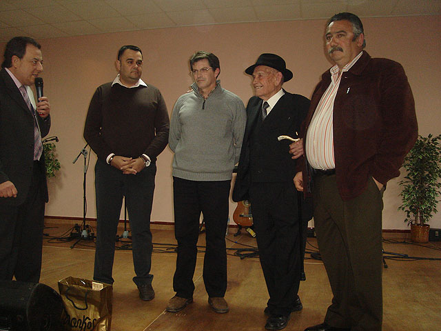 Los alcaldes de Totana, Lorca y Aledo homenajean al “Tío Juan Rita” en su 97 cumpleaños - 3, Foto 3