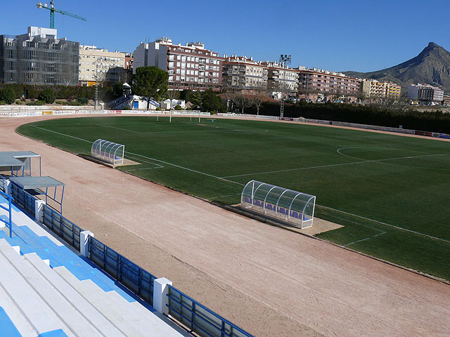 Remodelada la pista de atletismo del Polideportivo Municipal ‘La Hoya’ - 1, Foto 1