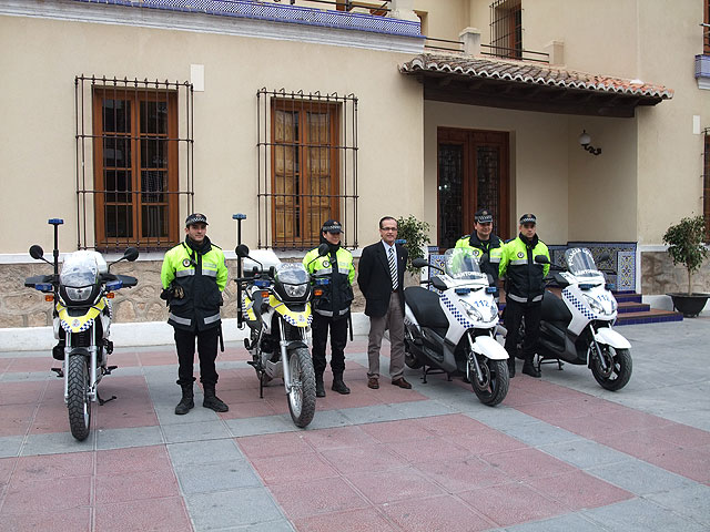 La Policía Local de Santomera prestará una mayor cobertura a las zonas peatonales del casco histórico, centros educativos y extrarradio del municipio gracias a la incorporación de tres nuevos vehículos - 2, Foto 2