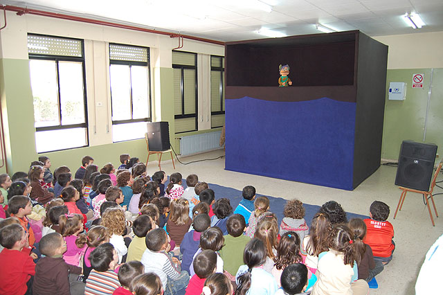 Los títeres alegran el “Valentín Buendía” de Las Torres de Cotillas - 1, Foto 1
