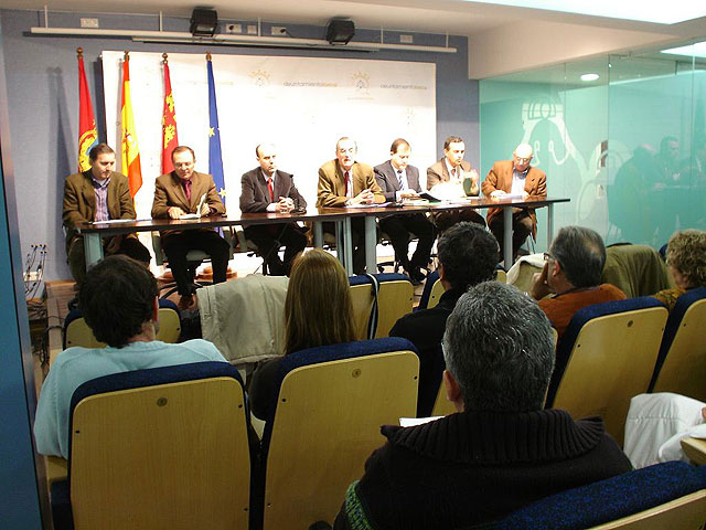 El Director General de Recursos Humanos de la Consejería de Educación y Peñarrubia se reúne con los directores de los colegios de la Comarca para conocer sus inquietudes - 2, Foto 2