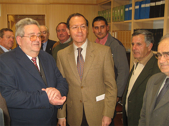 La Junta de Hacendados agradece al Alcalde su “apoyo y colaboración” y le distingue con su Insignia de Oro - 1, Foto 1