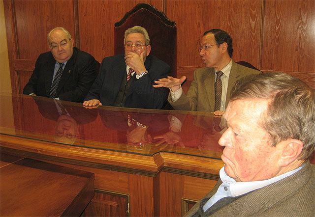 La Junta de Hacendados agradece al Alcalde su “apoyo y colaboración” y le distingue con su Insignia de Oro - 2, Foto 2