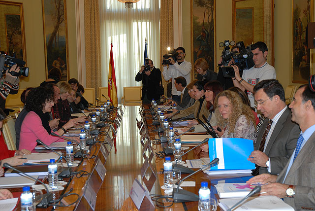 El Estado recorta drásticamente las inversiones en Política Social en la Región de Murcia - 2, Foto 2