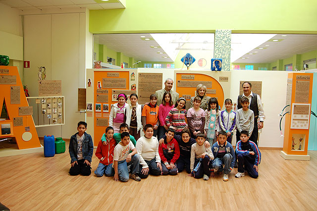 Los escolares de Las Torres de Cotillas “recorren” el continente africano - 4, Foto 4