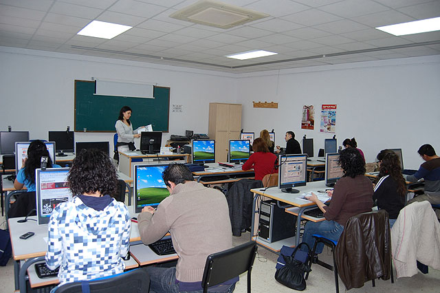 Clases de inglés para mejorar la gestión comercial en Las Torres de Cotillas - 1, Foto 1