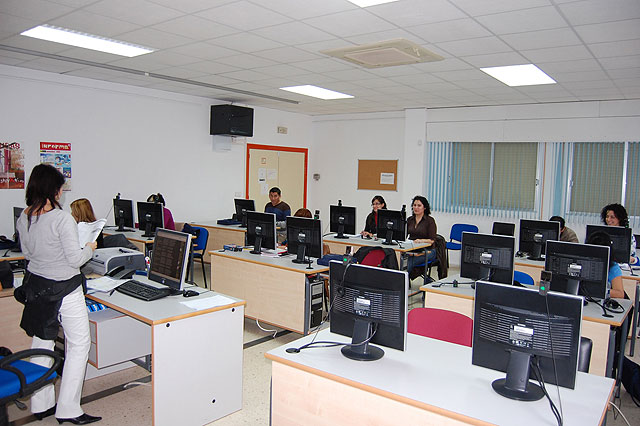 Clases de inglés para mejorar la gestión comercial en Las Torres de Cotillas - 3, Foto 3