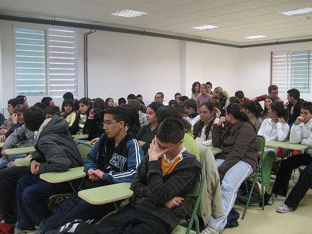 El I.E.S. La Basílica recibe a la Comisión de Accesibilidad de FAMDIF - 2, Foto 2